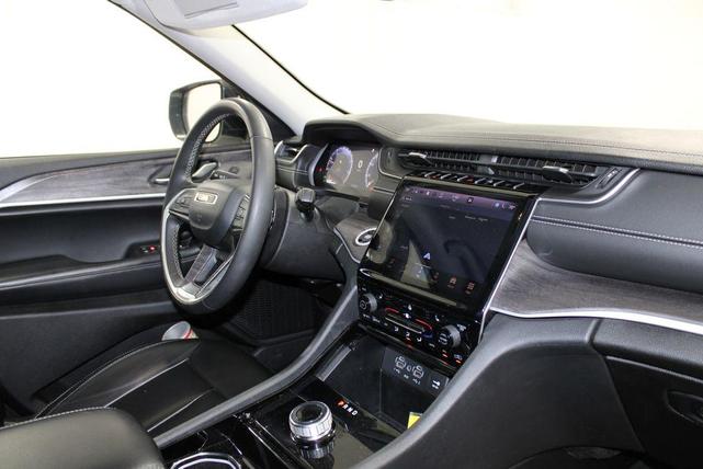 Photo of 2023 Bright White Clearcoat Jeep Grand Cherokee