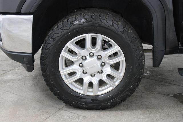 Photo of 2020 Carbon Black Metallic GMC Sierra 2500