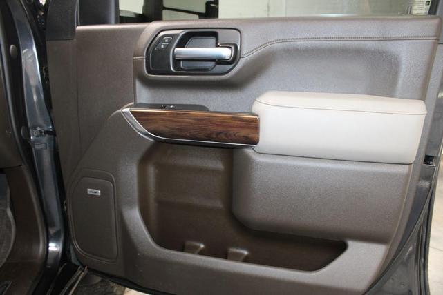 Photo of 2020 Carbon Black Metallic GMC Sierra 2500