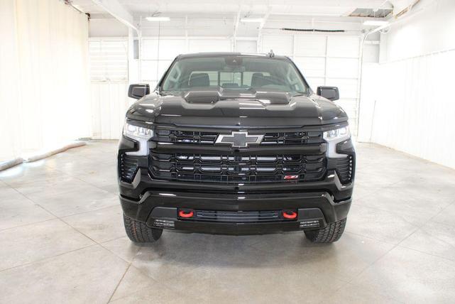 Photo of 2025 Black Chevrolet Silverado 1500