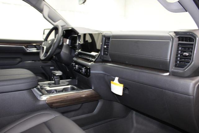 Photo of 2025 Black Chevrolet Silverado 1500