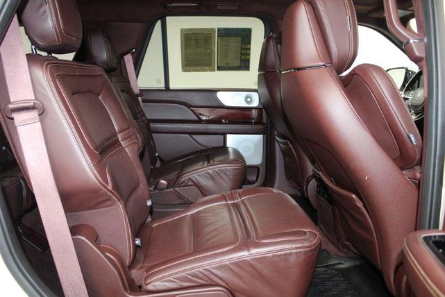 Photo of 2021 Pristine White Lincoln Navigator