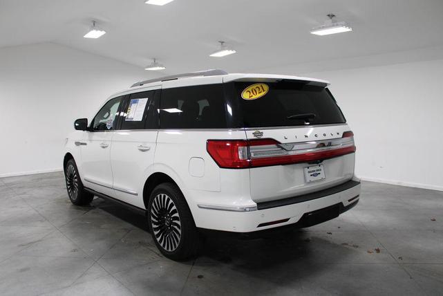 Photo of 2021 Pristine White Lincoln Navigator