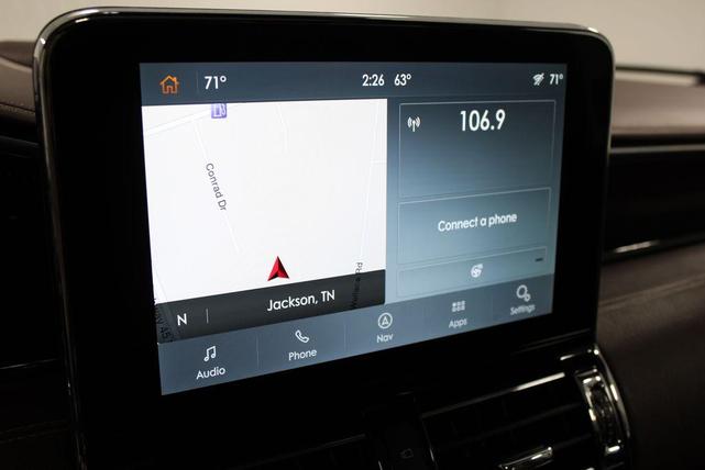 Photo of 2021 Pristine White Lincoln Navigator