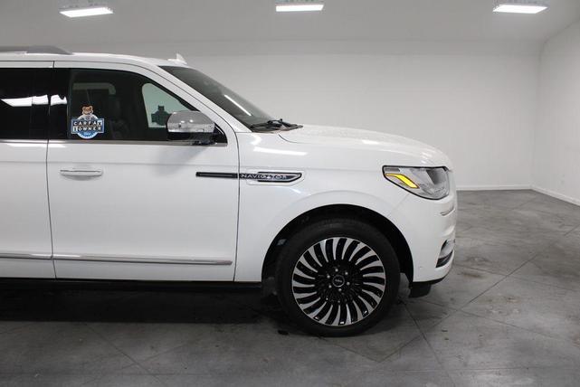 Photo of 2021 Pristine White Lincoln Navigator