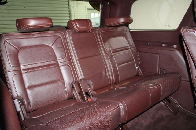 Photo of 2021 Pristine White Lincoln Navigator