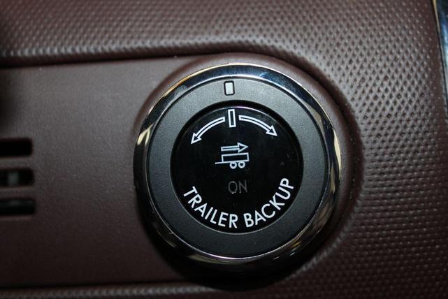 Photo of 2021 Pristine White Lincoln Navigator