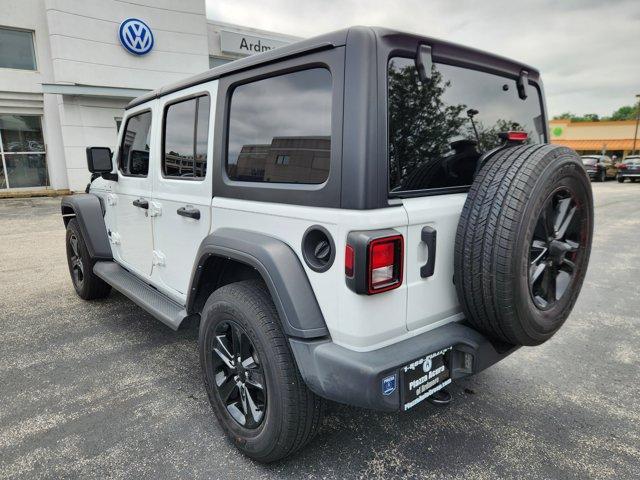 Photo of 2022 Bright White Clearcoat Jeep Wrangler Unlimited