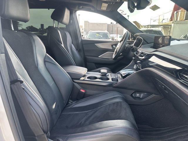 Photo of 2023 Platinum White Pearl Acura MDX