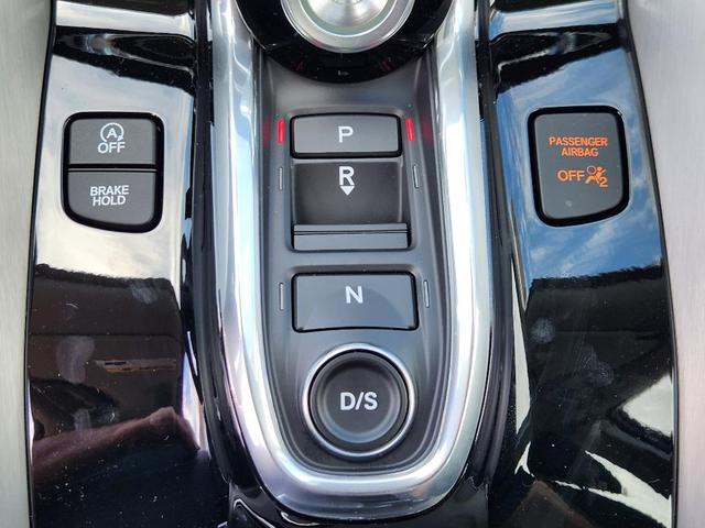 Photo of 2025 Liquid Carbon Metallic Acura TLX