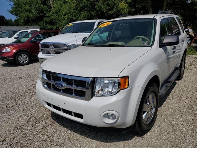Photo of 2012 White Ford Escape