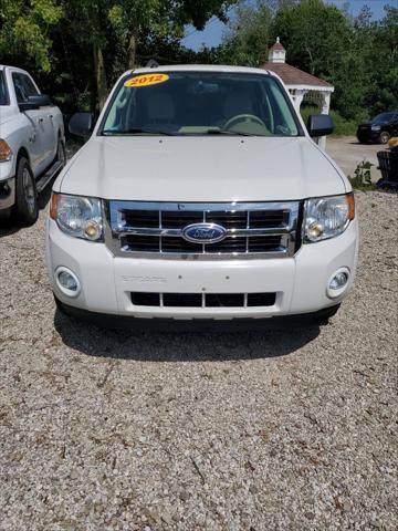 Photo of 2012 White Ford Escape