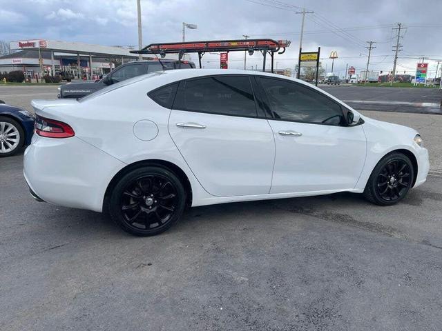 Photo of 2013 White Dodge Dart