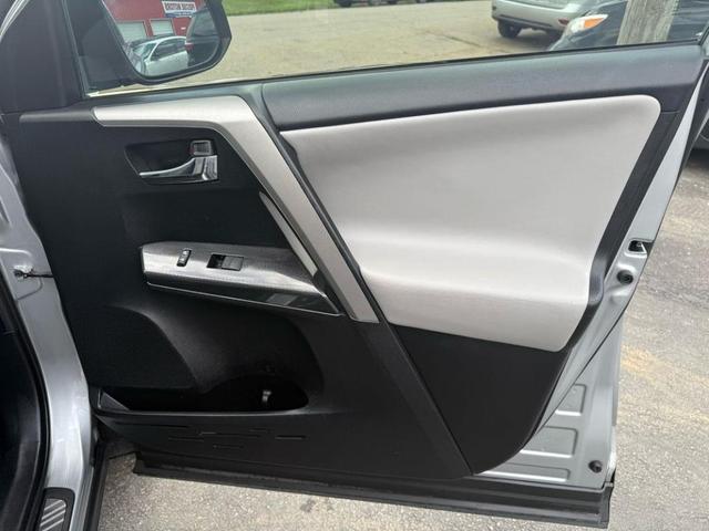 Photo of 2018 Silver Toyota RAV4