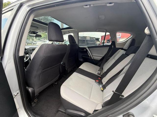 Photo of 2018 Silver Toyota RAV4