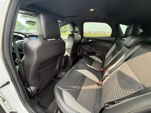Photo of 2016 White Ford Focus ST