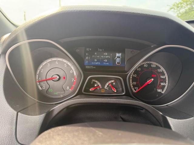 Photo of 2016 White Ford Focus ST