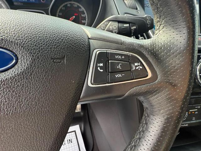 Photo of 2016 White Ford Focus ST