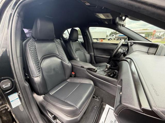 Photo of 2020 Black Lexus UX 250h