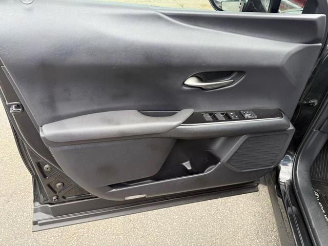 Photo of 2020 Black Lexus UX 250h