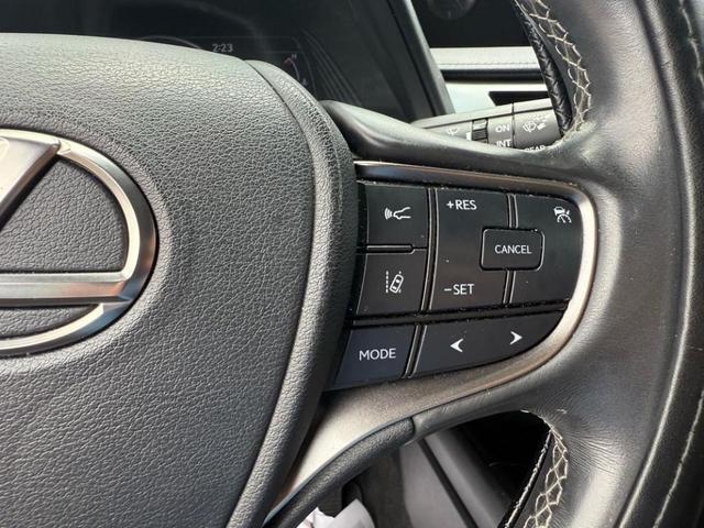 Photo of 2020 Black Lexus UX 250h