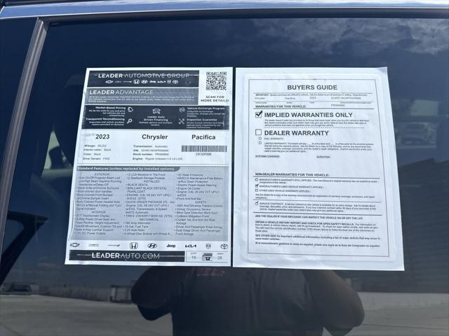 Photo of 2023 Brilliant Black Crystal Pearlcoat Chrysler Pacifica