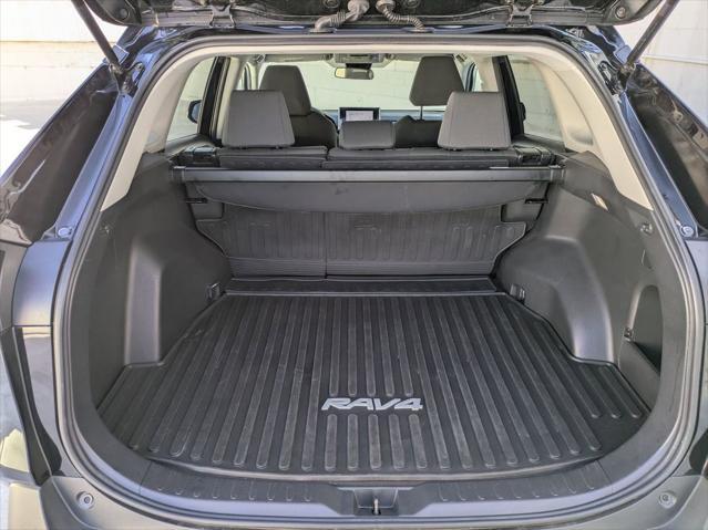 Photo of 2024 Midnight Black Metallic Toyota RAV4