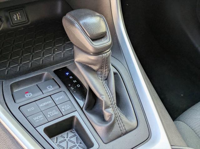Photo of 2024 Midnight Black Metallic Toyota RAV4