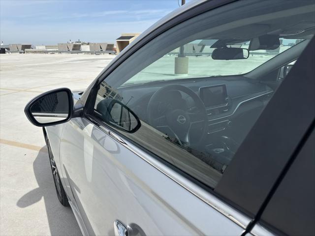 Photo of 2023 Brilliant Silver Metallic Nissan Altima