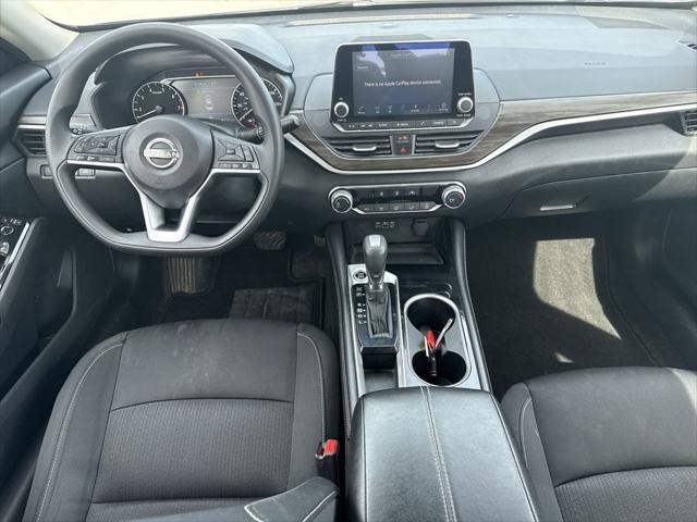 Photo of 2023 Brilliant Silver Metallic Nissan Altima
