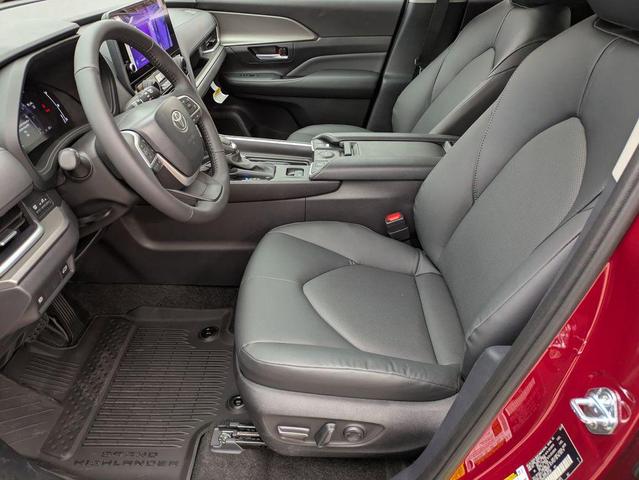 Photo of 2025 Ruby Flare Pearl Toyota Grand Highlander