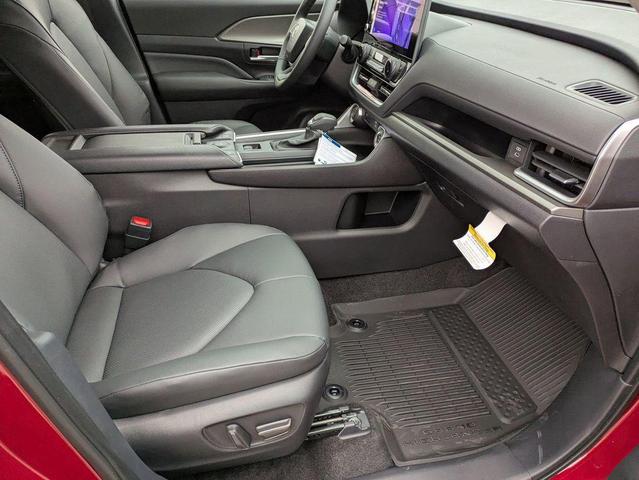 Photo of 2025 Ruby Flare Pearl Toyota Grand Highlander