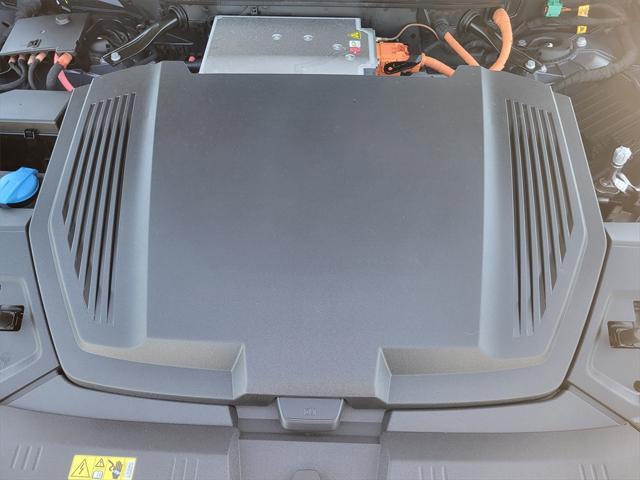 Photo of 2024 Gray Audi Q8 e-tron