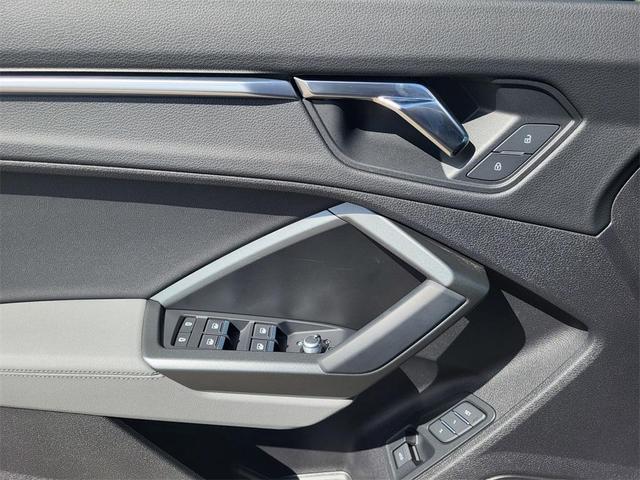 Photo of 2022 Chronos Gray Metallic Audi Q3