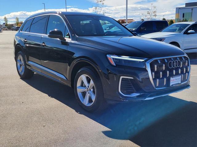 Photo of 2025 Mythos Black Metallic Audi Q7