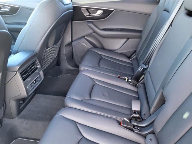 Photo of 2025 Mythos Black Metallic Audi Q7
