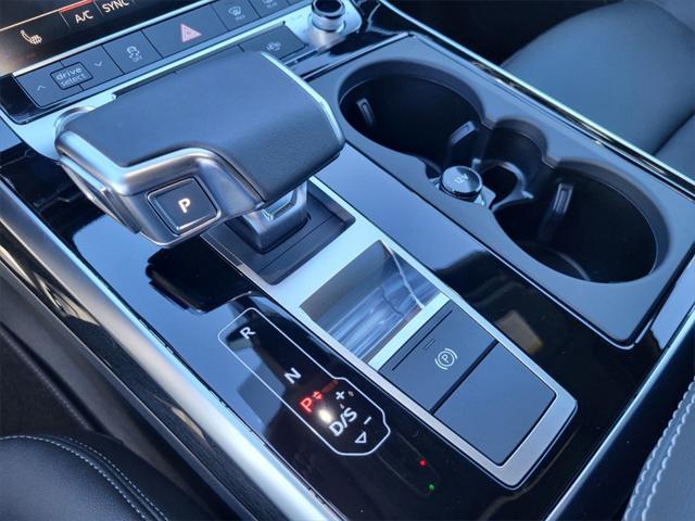 Photo of 2025 Mythos Black Metallic Audi Q7