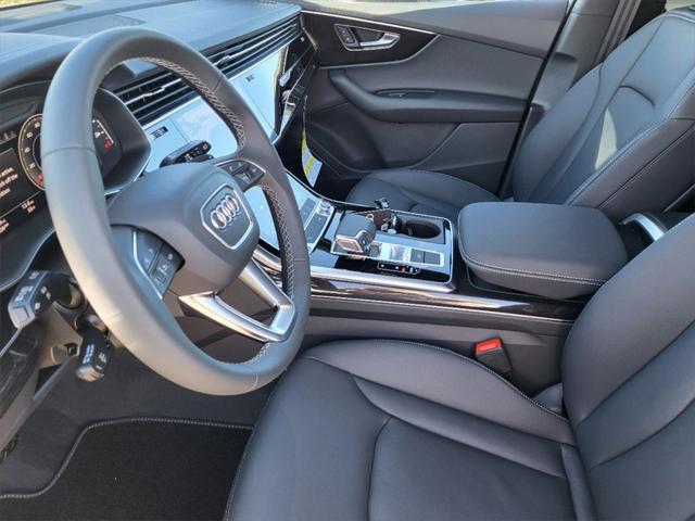 Photo of 2025 Mythos Black Metallic Audi Q7