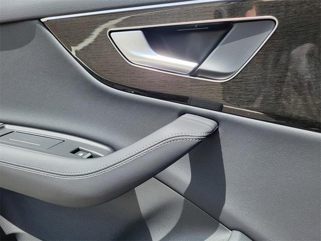 Photo of 2025 Samurai Gray Metallic Audi Q7