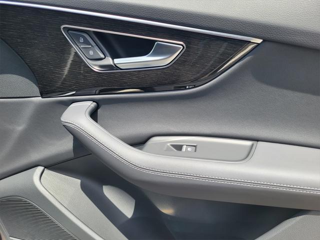 Photo of 2025 Samurai Gray Metallic Audi Q7