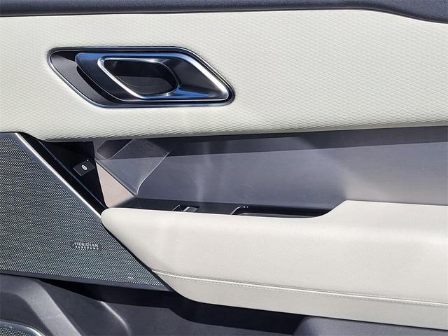 Photo of 2018 White Land Rover Range Rover Velar