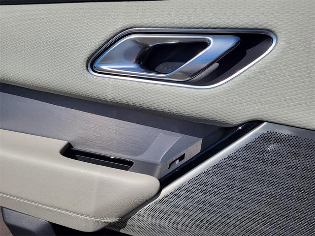 Photo of 2018 White Land Rover Range Rover Velar
