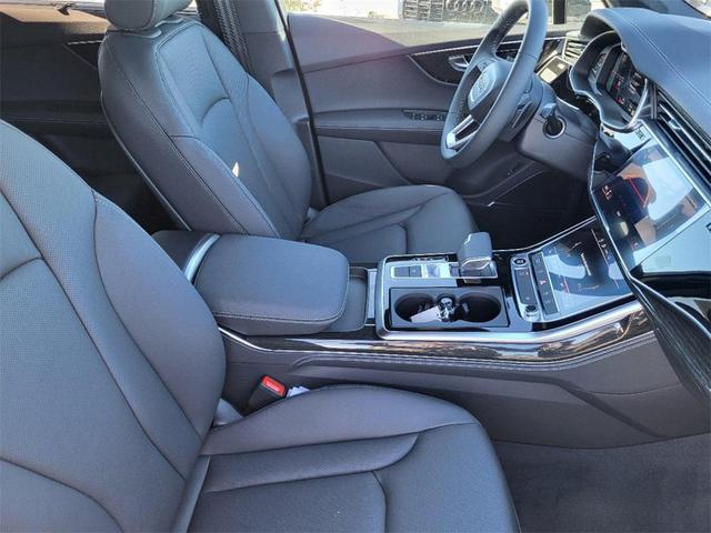 Photo of 2025 Mythos Black Metallic Audi Q7