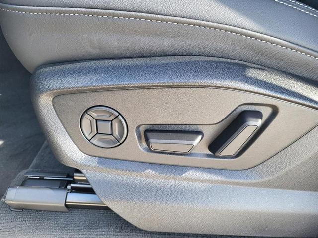 Photo of 2025 Mythos Black Metallic Audi Q7