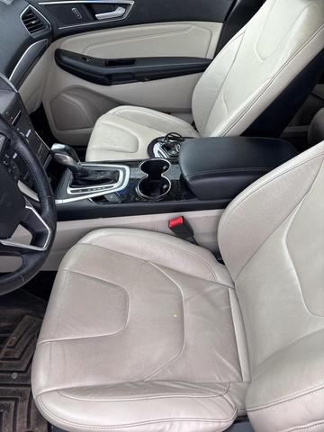 Photo of 2016 Shadow Black Ford Edge