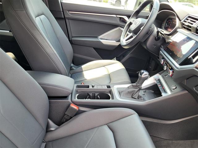 Photo of 2024 Gray Metallic Audi Q3