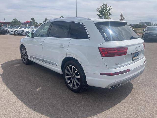 Photo of 2018 White Audi Q7