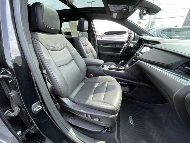 Photo of 2022 Stellar Black Metallic Cadillac XT5