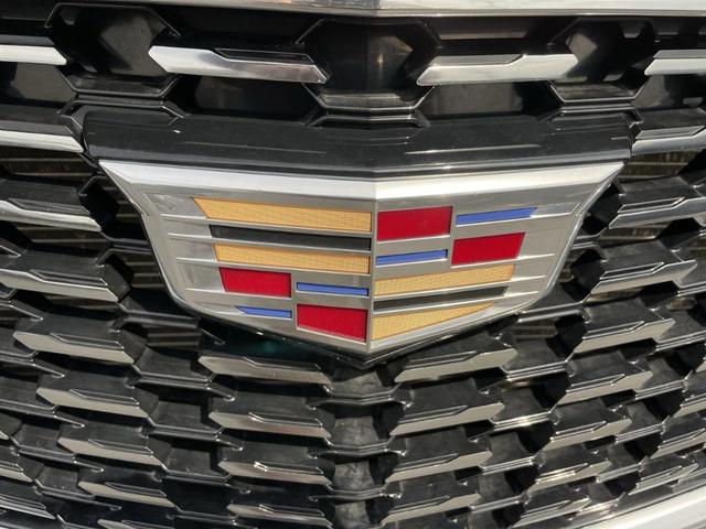 Photo of 2022 Stellar Black Metallic Cadillac XT5