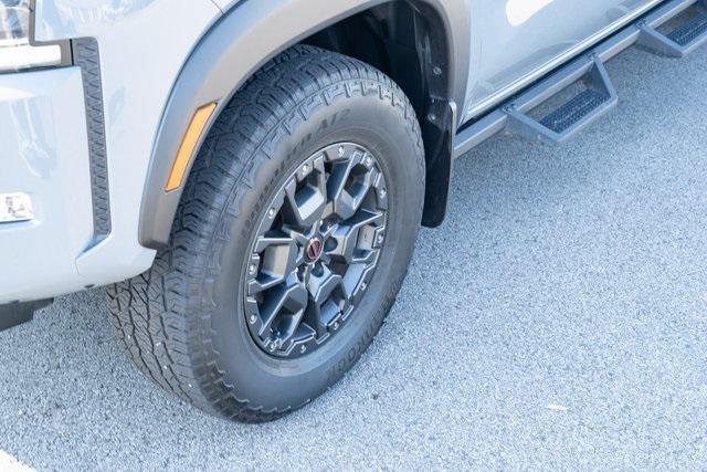 Photo of 2023 Boulder Gray Pearl Nissan Frontier